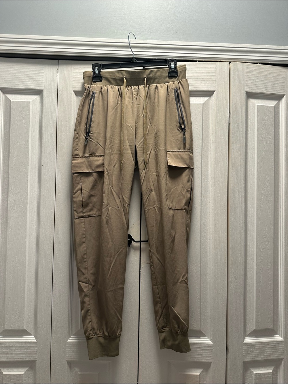 Women’s Lightweight Cargo Joggers - Size M